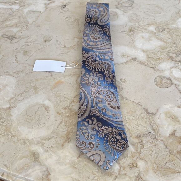 NWT St. Lynn 100% Silk Handmade Classic Paisley Tie - Picture 2 of 7